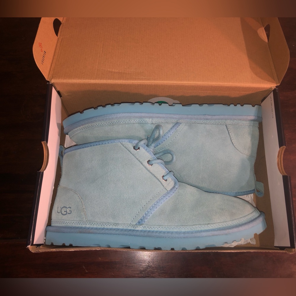 Men’s 11 UGG lace up boots short